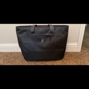 Hydroflask 35L insulated cooler tote-Blackberry